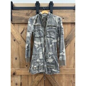 22 Twenty Two Women's Sz M Cammo Short Romper  Jumpsuit Gorpcore Packable Hood